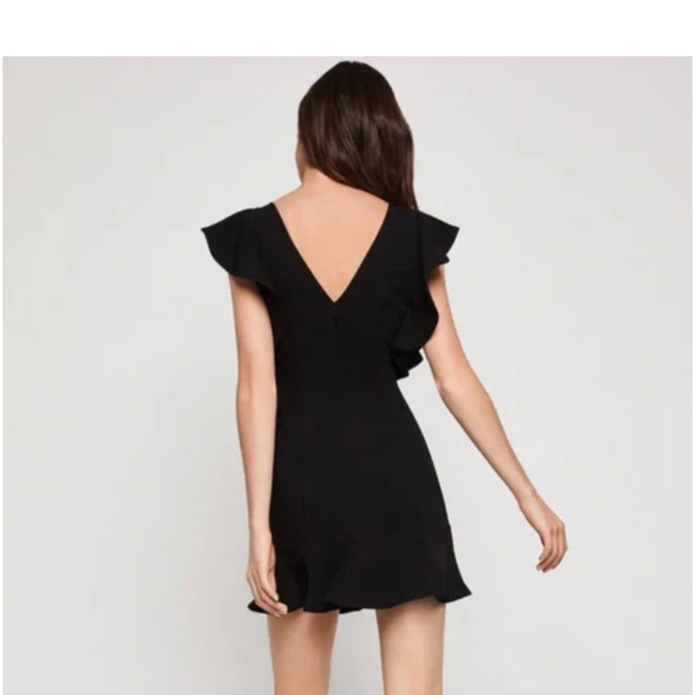 Bcbgeneration black flutter sleeve babydoll v-neck mini shift dress (Fits S/M)